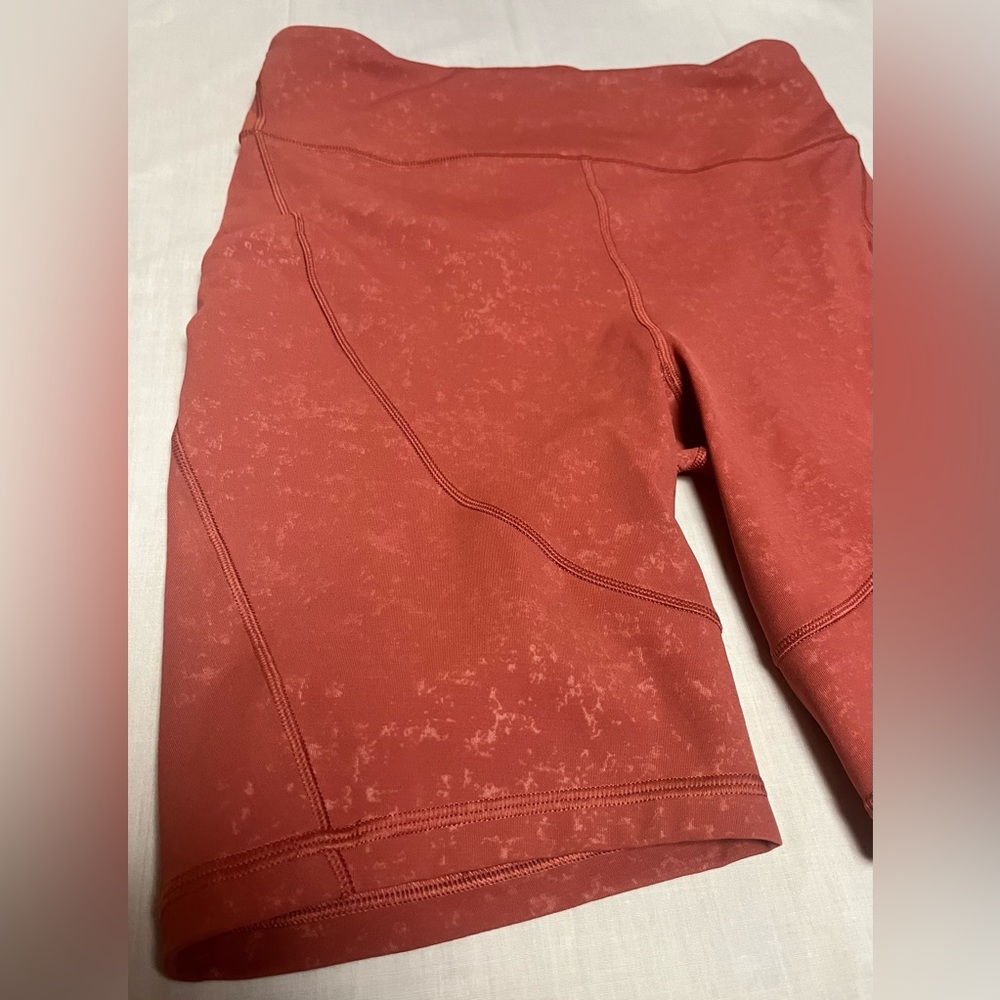 Lululemon Womans Shorts in Pristine Condition!!